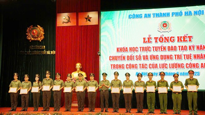 7.588 CBCS hoàn thành khóa học, được công nhận đạt chuẩn về kỹ năng số -0
