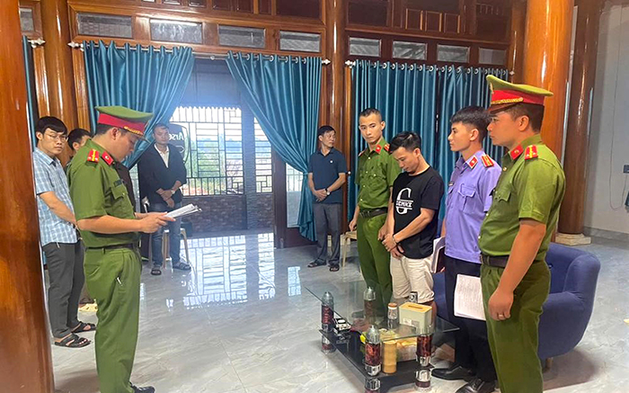 Núp bóng du lịch để lao động bất hợp pháp ở nước ngoài -0