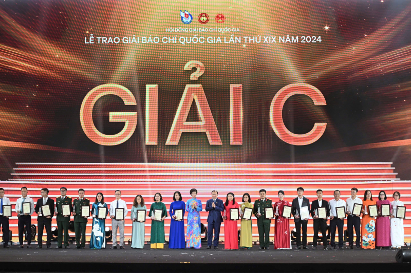 Lễ trao Giải Báo chí Quốc gia lần thứ XIX – 2025: Đảng, Nhà nước và nhân dân luôn đặt niềm tin sắt son vào Báo chí Cách mạng Việt Nam -0