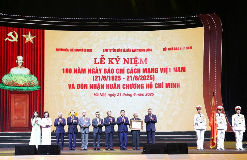 Báo chí kiến tạo niềm tin, cổ vũ khát vọng phát triển, xây dựng một nước Việt Nam hùng cường, thịnh vượng, trường tồn -0