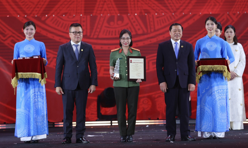 Lễ trao Giải Báo chí Quốc gia lần thứ XIX – 2025: Đảng, Nhà nước và nhân dân luôn đặt niềm tin sắt son vào Báo chí Cách mạng Việt Nam -1