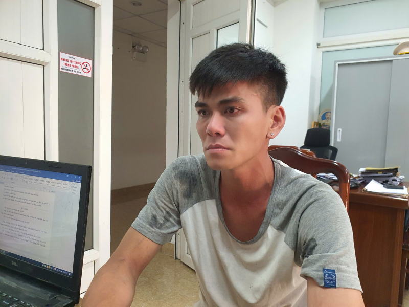 Bắt đối tượng cướp giật tài sản của 2 phụ nữ đang chạy xe trên phố -0