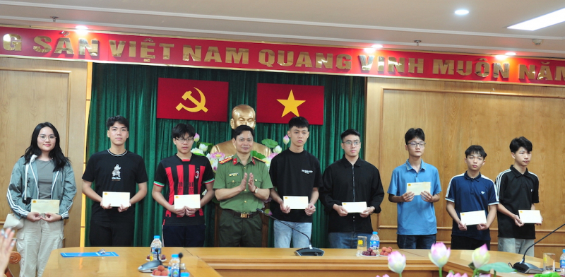 Gặp mặt con liệt sĩ, con thương binh CAND thăm quan, nghỉ dưỡng tại Liên bang Nga -1