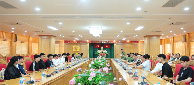 Gặp mặt con liệt sĩ, con thương binh CAND thăm quan, nghỉ dưỡng tại Liên bang Nga -1