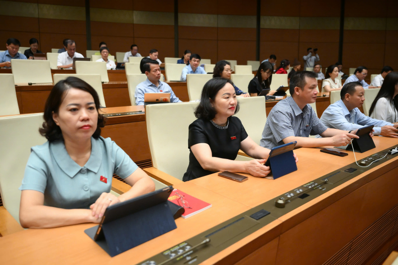 Quốc hội làm việc tuần cuối cùng: Thông qua nhiều nội dung quan trọng và quyết định công tác nhân sự -0