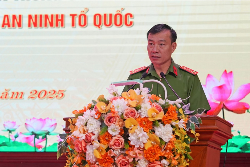 Công an tỉnh Yên Bái trao giải Cuộc thi viết tìm hiểu 80 năm Ngày truyền thống CAND -0