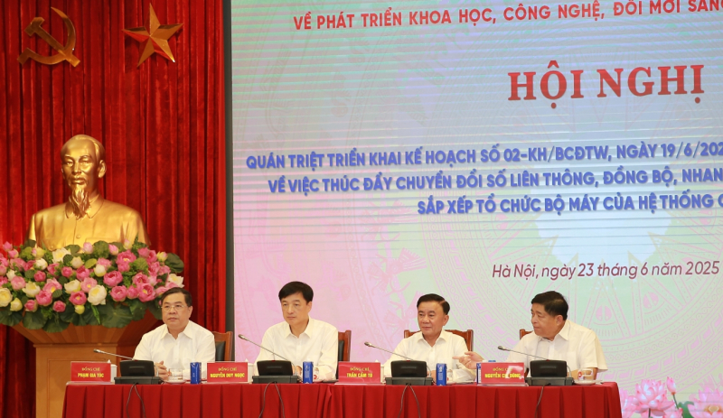 Thúc đẩy chuyển đổi số liên thông, đồng bộ, nhanh, hiệu quả trong sắp xếp tổ chức bộ máy của hệ thống chính trị -0