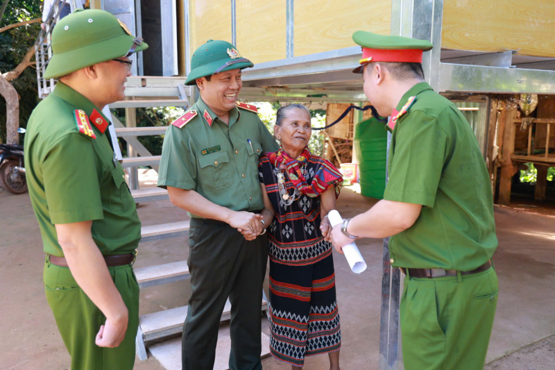 Quyết tâm cao, nỗ lực lớn, hành động khẩn trương xoá nhà tạm, nhà dột nát tại Quảng Trị -2