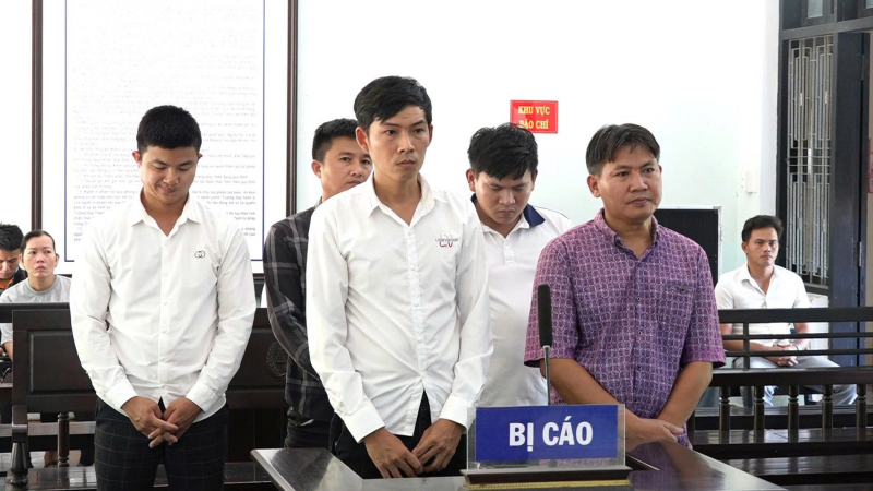 Tổ chức cho 235 người trốn ra nước ngoài, 5 bị cáo lãnh án -0