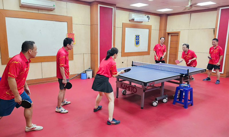 Kamito tặng CLB bóng bàn Báo CAND áo thi đấu đội tuyển Việt Nam -0