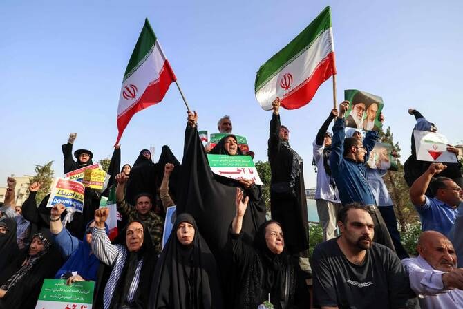 Người dân Iran ăn mừng lệnh ngừng bắn vừa đạt được với Israel -0
