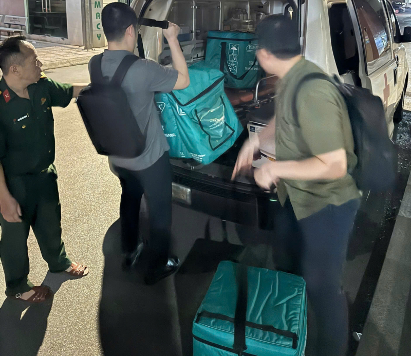 Lá gan của bệnh nhân chết não cứu sống một quân nhân và em bé suy gan nặng -0