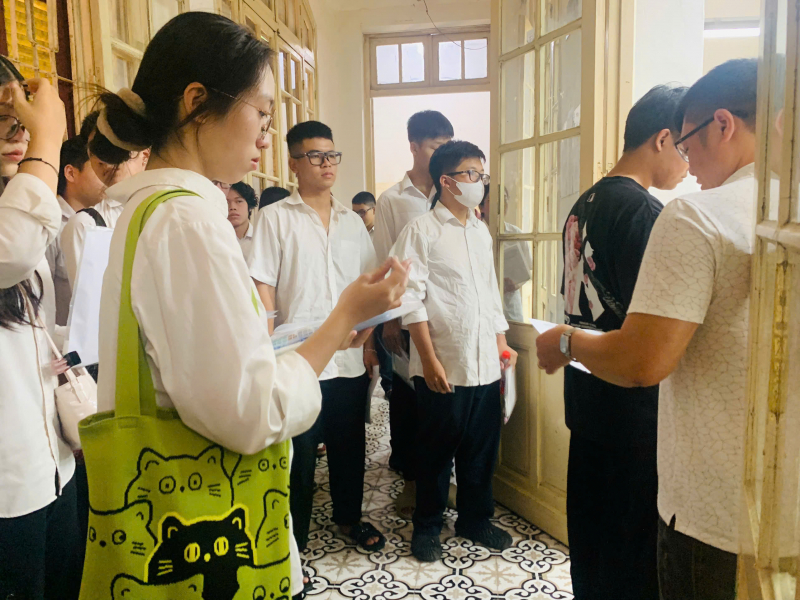 Hơn 1,1 triệu thí sinh làm thủ tục dự thi tốt nghiệp THPT 2025 -0