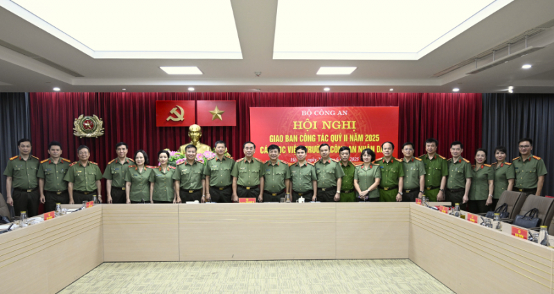 Hội nghị giao ban -0