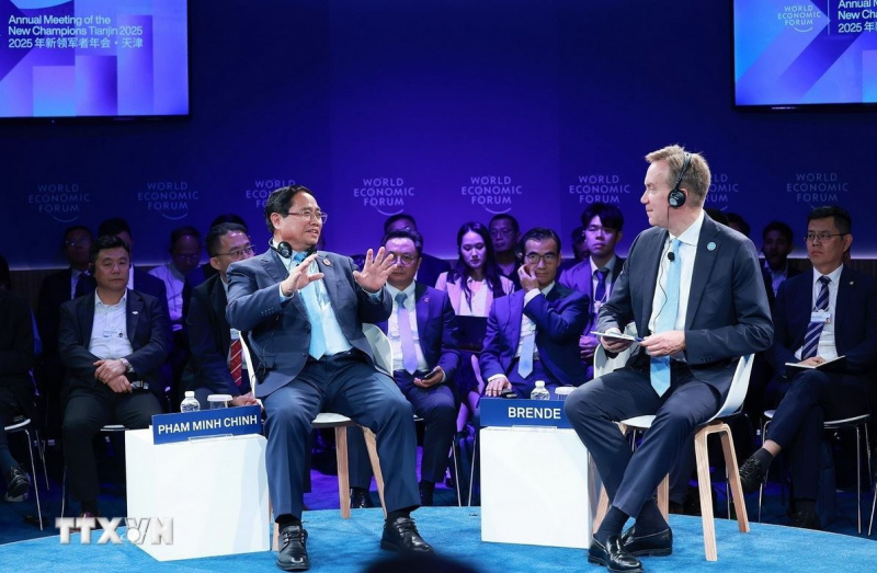 Thủ tướng Phạm Minh Chính tiếp các lãnh đạo Diễn đàn Kinh tế Thế giới và các tập đoàn, quỹ đầu tư phát triển công nghệ -0