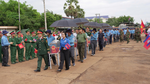 Đón nhận hài cốt Liệt sĩ hy sinh ở Campuchia về với đất mẹ -0