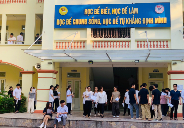 Sáng nay, thí sinh các tỉnh, thành bắt đầu “vượt ải” tốt nghiệp THPT -0