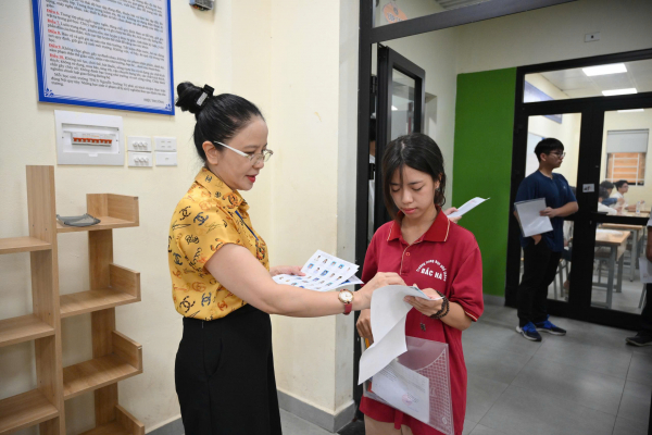 Sáng nay, thí sinh các tỉnh, thành bắt đầu “vượt ải” tốt nghiệp THPT -1