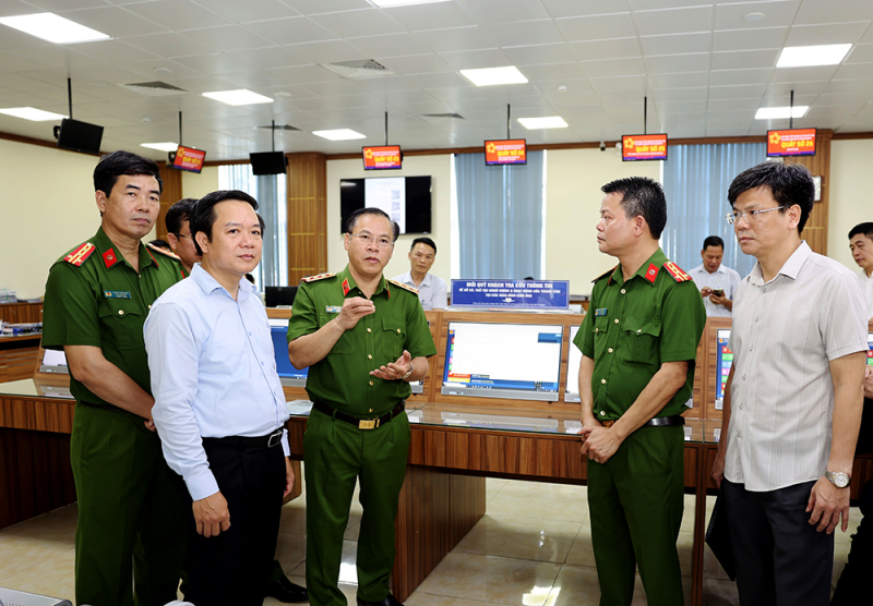 Thứ trưởng Bộ Công an kiểm tra, đánh giá hệ thống dịch vụ công 2 cấp tại tỉnh Ninh Bình sau khi hợp nhất -1