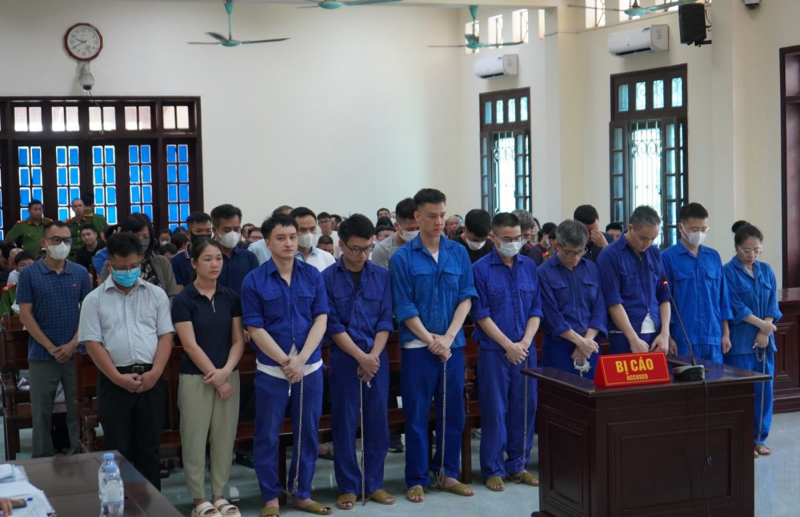 Vì sao hoãn phiên tòa xét xử 14 cựu cán bộ hải quan Hải Phòng? -0