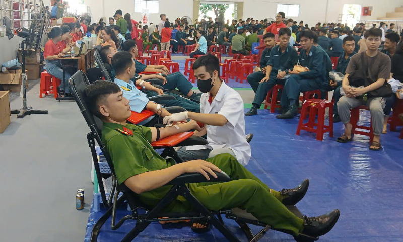 ប្រជាជន 650 នៅ Khanh Hoa ចូលរួមបរិច្ចាកឈាមដោយស្ម័គ្រចិត្ត -0