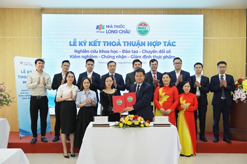 Long Châu hợp tác cùng Viện Kiểm nghiệm an toàn vệ sinh thực phẩm Quốc gia – Bộ Y tế -0