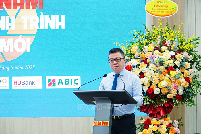 Báo Nhân dân và Hội nghệ sĩ nhiếp ảnh phát động cuộc thi ảnh Báo chí “Việt Nam trên hành trình đổi mới