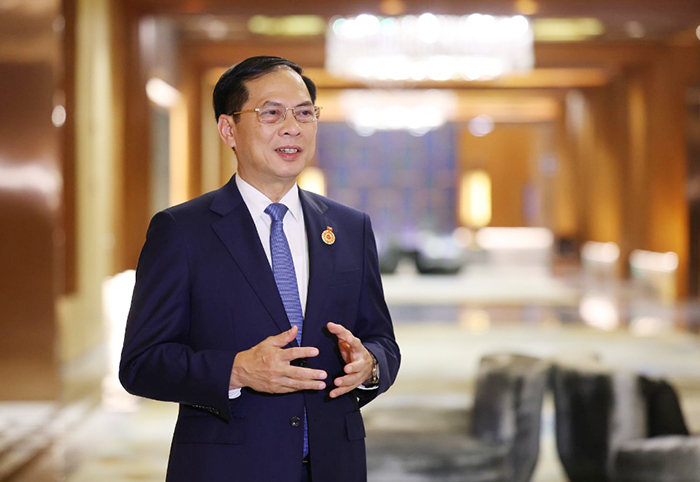 Phó Thủ tướng Bùi Thanh Sơn trả lời phỏng vấn về kết quả chuyến công tác tại Trung Quốc của Thủ tướng Phạm Minh Chính -0