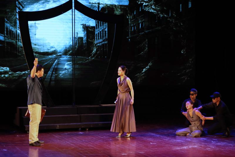 “Hoàng hôn rực nắng” – tác phẩm sân khấu đậm chất điện ảnh về người CAND -0