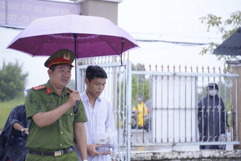 Hình ảnh đẹp tiếp sức mùa thi nơi cực Nam Tổ quốc -2