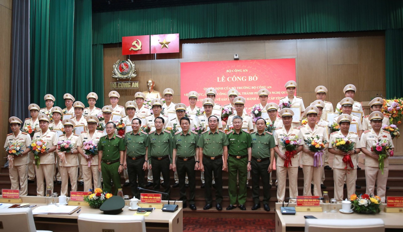 Bộ Công an công bố các Quyết định về tổ chức, cán bộ Công an tỉnh, thành phố -0