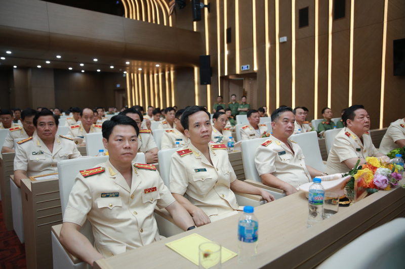 Bộ Công an công bố các Quyết định về tổ chức, cán bộ Công an tỉnh, thành phố -1