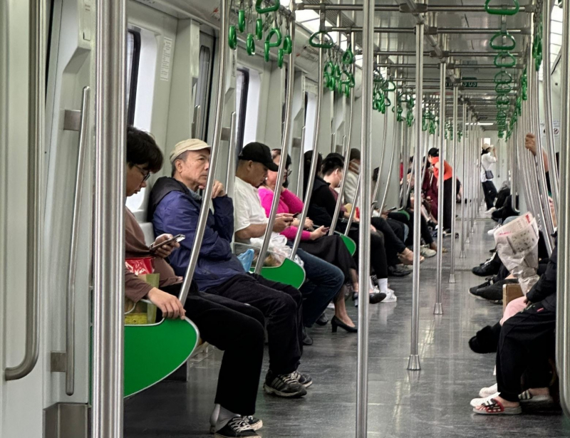 Vé liên thông xe buýt, tàu metro ở Hà Nội có giá 5,6 triệu đồng/năm -0