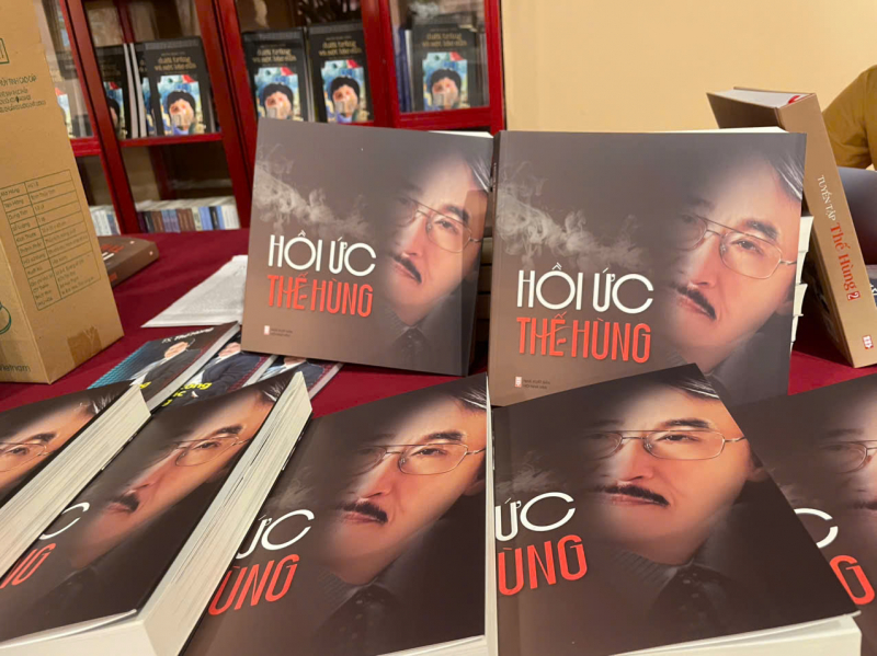 Doctor of aesthetics, artist The Hung depicts portraits of 56 famous artists in words -0