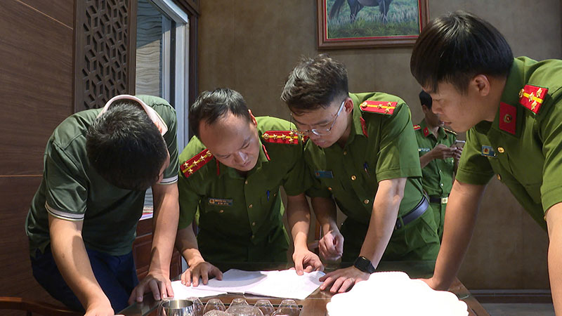 Công an khám xét nhà riêng của “Vi ngộ” ở Thanh Hoá -0