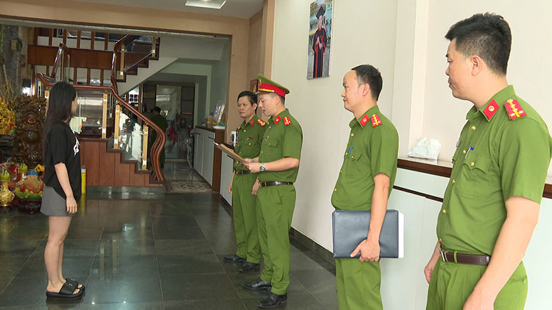 Công an khám xét nhà riêng của “Vi ngộ” ở Thanh Hoá -1