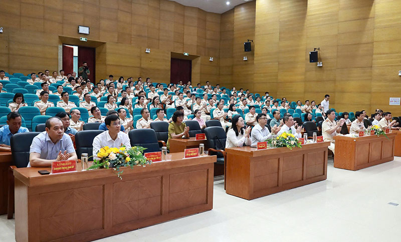 Công an các tỉnh công bố Quyết định về tổ chức, cán bộ theo mô hình tổ chức mới -0