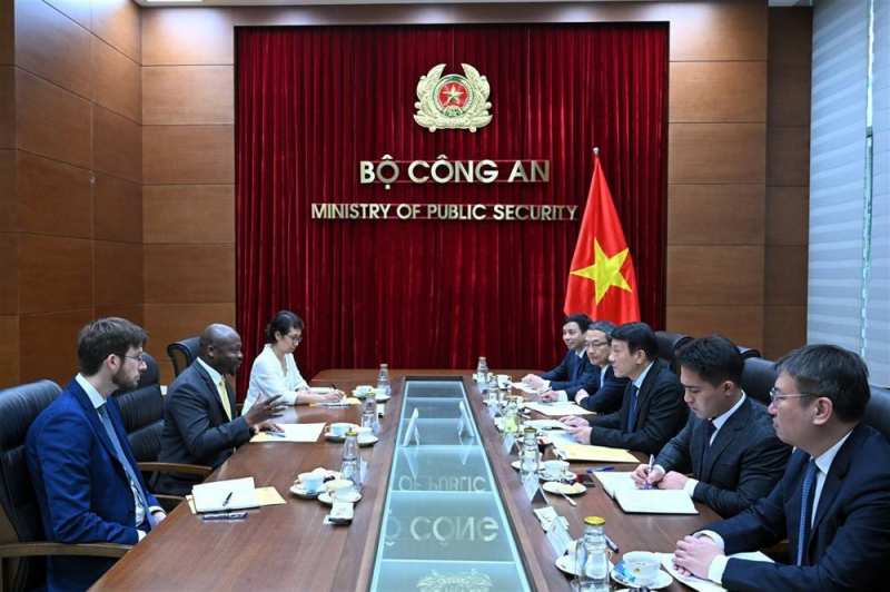 Minister Luong Tam Quang receives Google Asia-Pacific Vice President -0