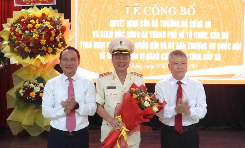 Ra mắt lãnh đạo, chỉ huy Công an TP Đà Nẵng mới -0