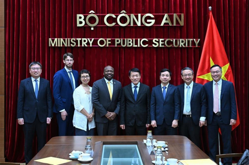 Minister Luong Tam Quang receives Google Asia-Pacific Vice President -0