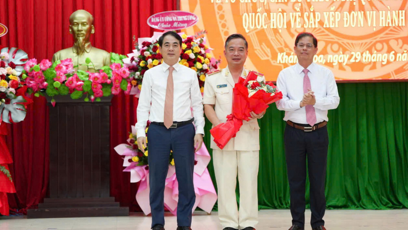 Công an tỉnh Khánh Hòa công bố các quyết định về tổ chức bộ máy và cán bộ sau sáp nhập -0