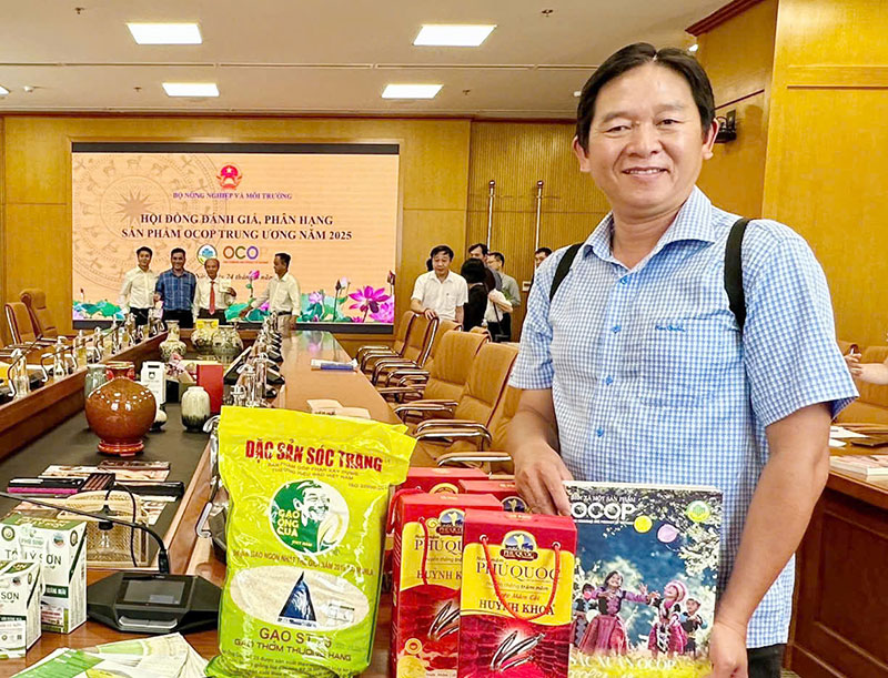 Gạo ST25 Sóc Trăng là sản phẩm duy nhất đạt OCOP 5 sao -0