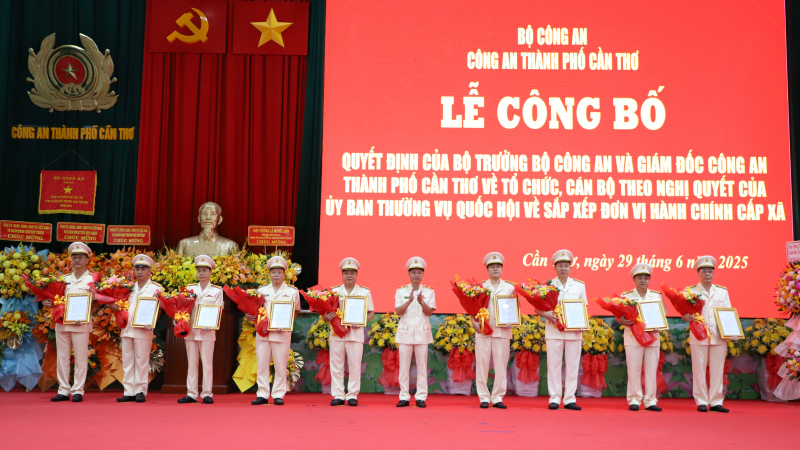 Quyết tâm lập công xuất sắc ngay ngay ngày đầu sáp nhập -0