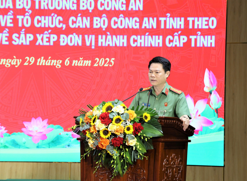 Công an các tỉnh công bố Quyết định về tổ chức, cán bộ theo mô hình tổ chức mới -0