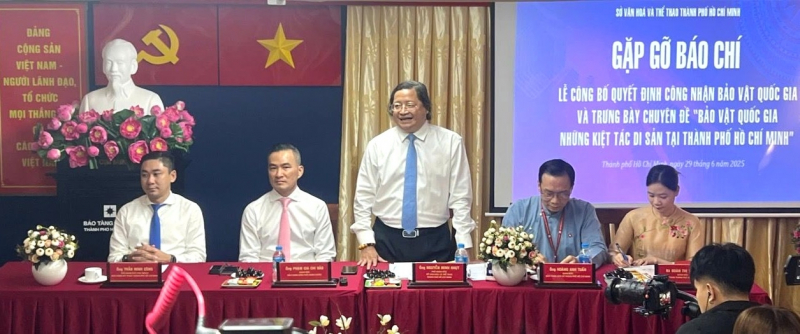 Lần đầu tiên trưng bày 17 Bảo vật quốc gia tại TP Hồ Chí Minh -0