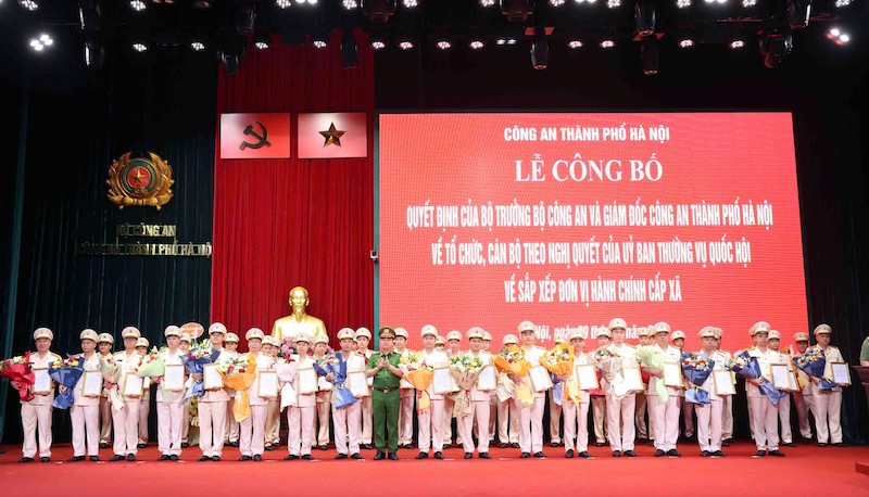 Công an TP Hà Nội ra mắt 126 Công an phường, xã theo mô hình tổ chức mới -0