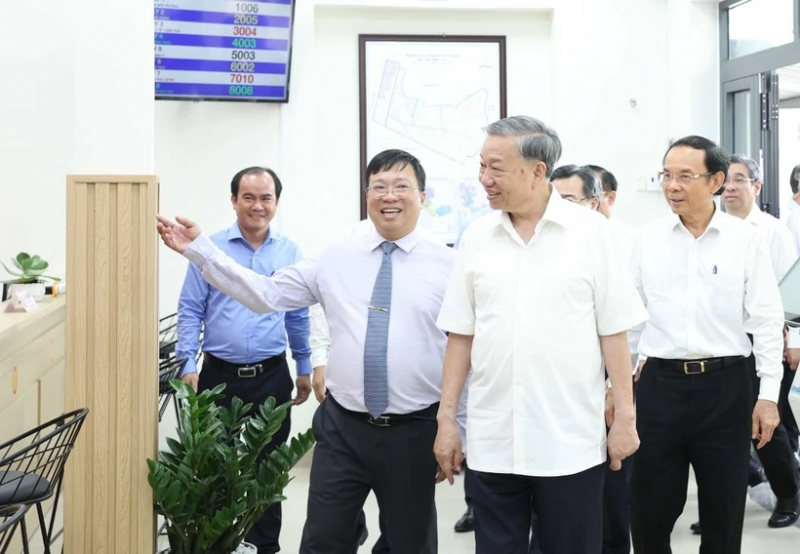 Party chief calls for faster, better service in two-level local administration implementation -0