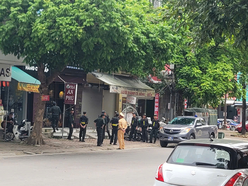 Công an khám xét nhà riêng của “Vi ngộ” ở Thanh Hoá -0