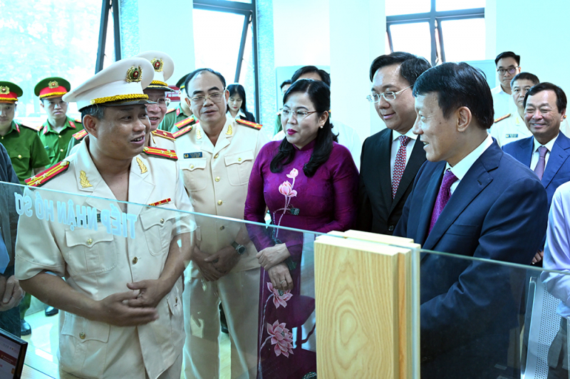 Triển khai mô hình mới, không để khoảng trống trong quản trị và an ninh -0