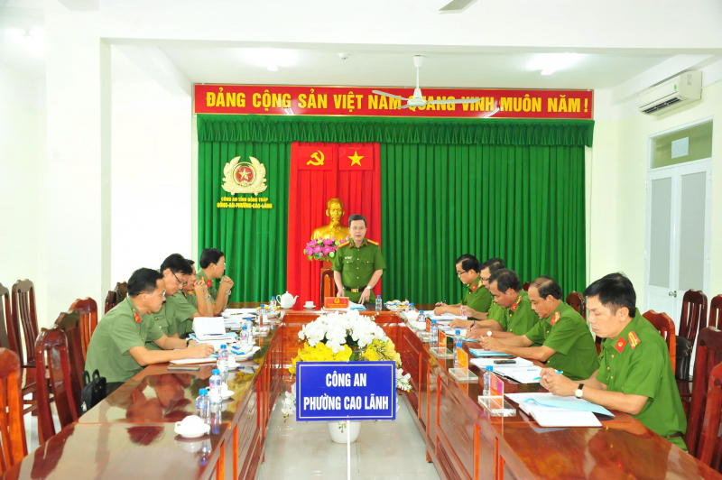 đại tá nguyễn minh tân - phó giám đốc công an tỉnh chỉ đạo tại buổi kiểm tra.jpg -0